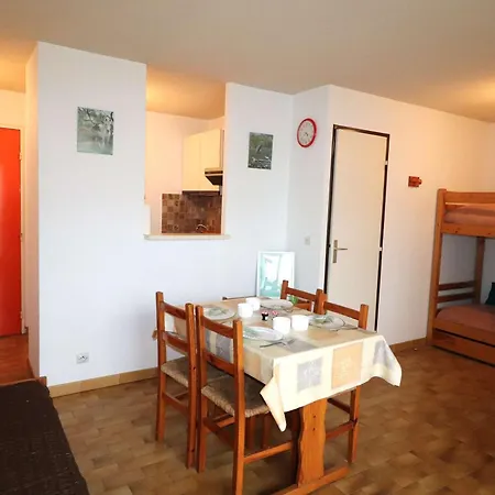 2 Pieces Avec Terrasse, Parking Prive, Proche Et Commerces - Fr-1-307-57 * Le Grau-du-Roi